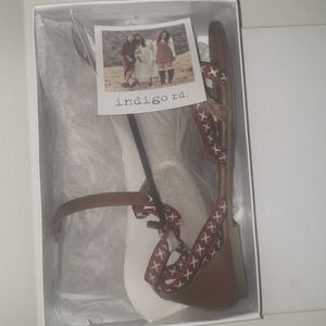 Brand new, Embroidery flat sandals, size 8.5 M, style: irCARYL,